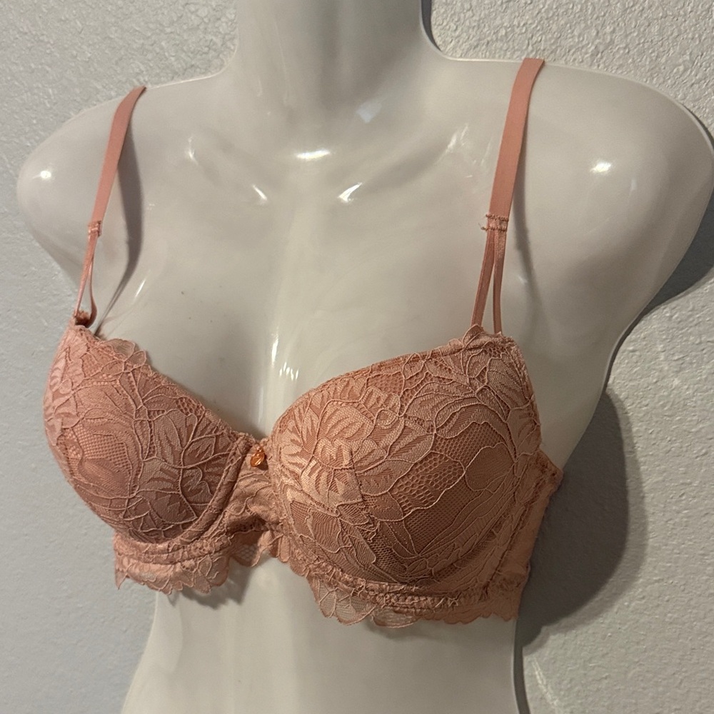 Marilyn Monroe Lace Push-Up Bra - Peach